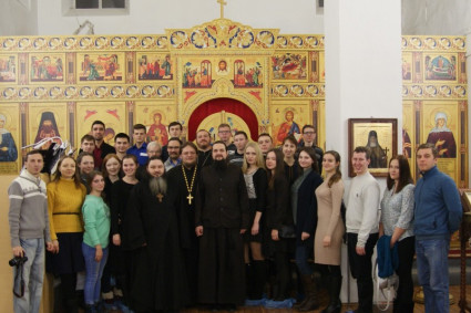 В молодежном клубе «Ладья» прошла встреча с молодежью из Симбирской митрополии