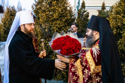 Митрополит Игнатий совершил Божественную литургию в Свято-Никольском мужском монастыре г. Саратова