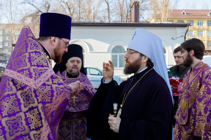 Митрополит Игнатий совершил Божественную литургию в Петропавловском храме г. Саратова