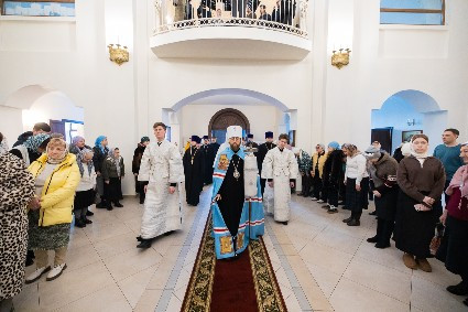 Митрополит Игнатий совершил всенощное бдение в храме святителя Тихона Задонского г. Саратова