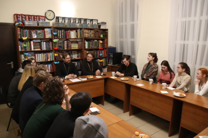 В клубе «Ладья» состоялась беседа о Посланиях апостола Павла