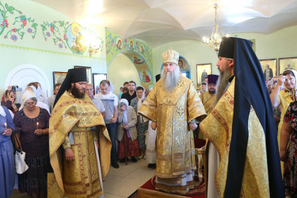 Чин освящения и Божественная литургия в храме во имя преподобного Сергия Радонежского в поселке Сергиевский Саратовского района