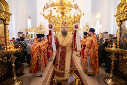 Митрополит Игнатий совершил Божественную литургию в храме святого великомученика Георгия Победоносца г. Саратова