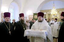 Божественная литургия в храме Архангела Михаила села Михайловка Саратовского района