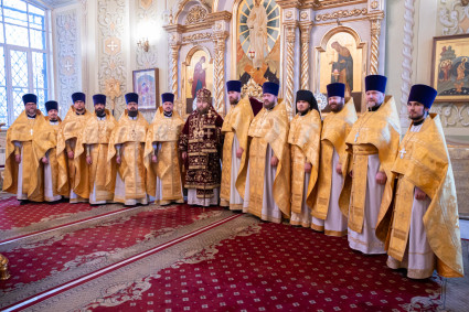 Митрополит Игнатий совершил Божественную литургию в Покровском соборе г. Саратова