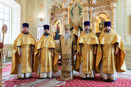 Божественная литургия в храме Покрова Пресвятой Богородицы г. Саратова
