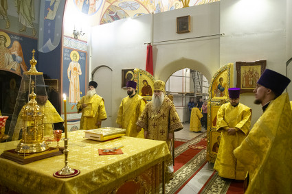 Всенощное бдение в Свято-Никольском мужском монастыре г.Саратова