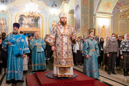 Митрополит Игнатий совершил всенощное бдение в Покровском соборе г. Саратова