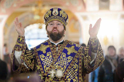 Митрополит Игнатий совершил великую вечерню в соединении с Литургией святителя Василия Великого в Свято-Троицком кафедральном соборе г. Саратова