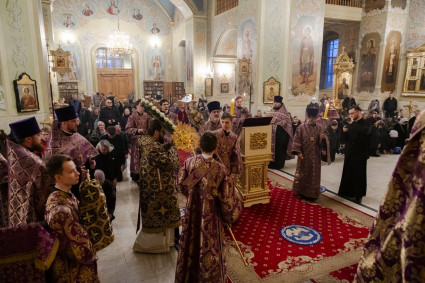Митрополит Игнатий совершил всенощное бдение в Покровском соборе г. Саратова