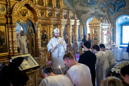 Крещальная литургия в Свято-Троицком кафедральном соборе г. Саратова