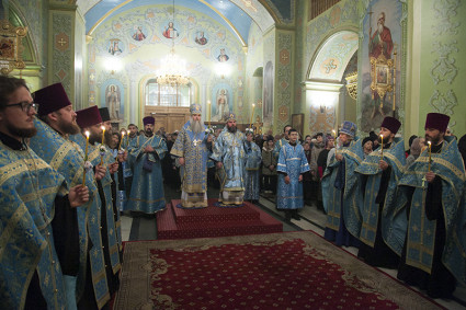 Всенощное бдение в храме в честь Покрова Пресвятой Богородицы г. Саратова
