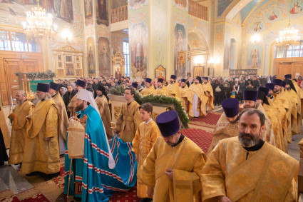 Митрополит Игнатий совершил Божественную литургию в Покровском соборе г. Саратова