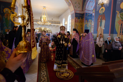 Митрополит Игнатий совершил всенощное бдение в Свято-Никольском мужском монастыре г. Саратова