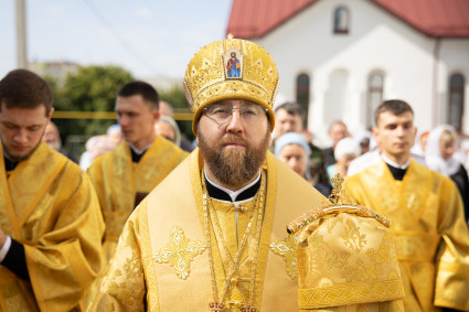 Митрополит Игнатий совершил Божественную литургию в храме святителя Тихона Задонского г. Саратова