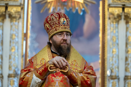 Митрополит Игнатий совершил Божественную литургию в Духосошественском соборе г. Саратова