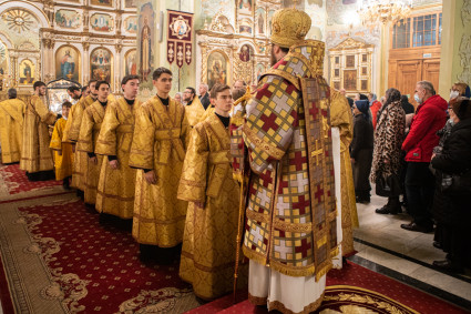Митрополит Игнатий совершил всенощное бдение в храме Покрова Пресвятой Богородицы г. Саратова
