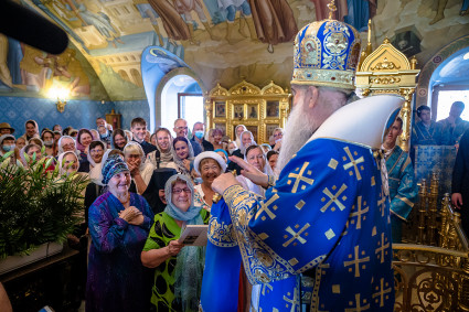 Божественная литургия в Свято-Троицком кафедральном соборе г. Саратова