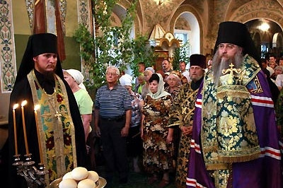 Праздник Святой Троицы (Пятидесятница). Всенощная Свято-Троицкий собор Саратова. Божественная литургия Свято-Троицкий кафедральный собор Вольска.