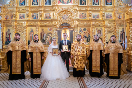 Митрополит Игнатий совершил таинство Венчания в Свято-Троицком кафедральном соборе г. Саратова