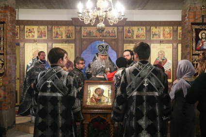 Литургия Преждеосвященных Даров в храме во имя преподобного Сергия Радонежского г.Саратова