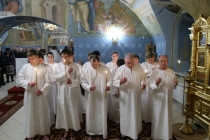Крещальная литургия в Свято-Троицком соборе Саратова