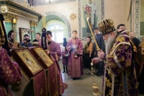 Всенощное бдение в Свято-Троицком соборе Саратова