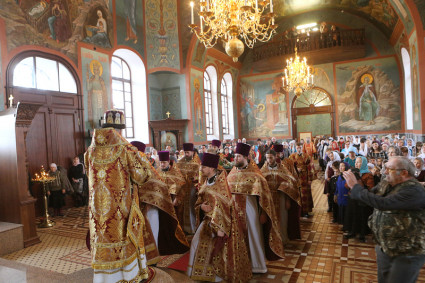 Божественная литургия в Крестовоздвиженском храме г. Хвалынска