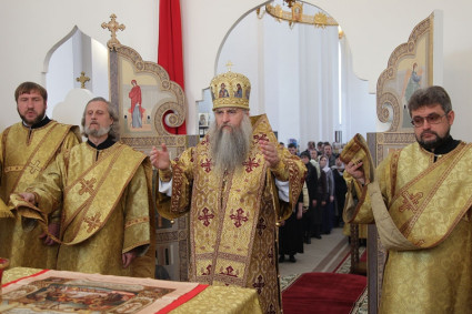 Божественная литургия в храме во имя святого великомученика Георгия Победоносца г. Саратова