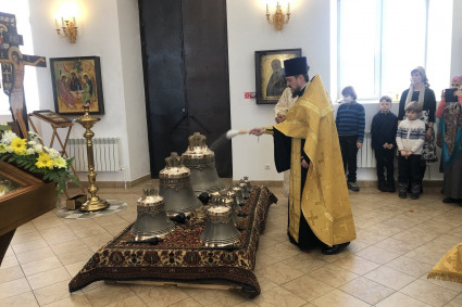Освящены колокола храма во имя Новомучеников и исповедников Саратовских