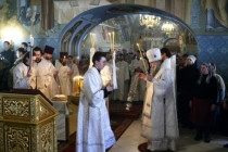 Крещальная Литургия и панихида в Свято-Троицком соборе Саратова