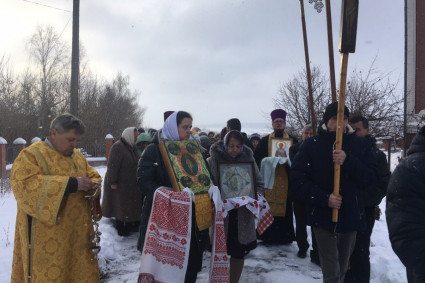 В храме села Калмантай побывала икона святителя Николая Чудотворца с частицей мощей