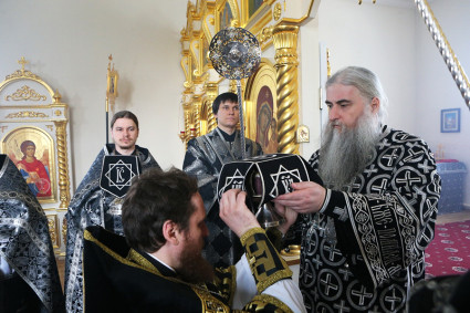 Литургия Преждеосвященных Даров в храме в честь Казанской иконы Божией Матери р.п.Татищево