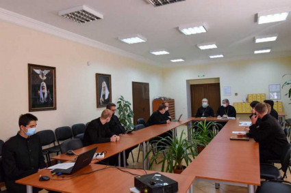 В СПДС прошел круглый стол. посвященный 625-летию сретения Владимирской иконы Божией Матери