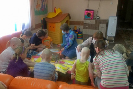 Волонтеры Петропавловского храма г. Саратова возобновили творческие занятия в отделении детской онкогематологии