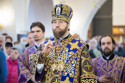 Митрополит Игнатий совершил Литургию святителя Василия Великого в храме святых первоверховных апостолов Петра и Павла г. Саратова