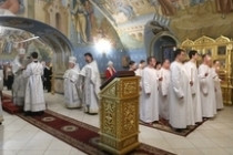Царские часы, Изобразительны, Великая вечерня и Крещальная литургия в Свято-Троицком соборе Саратова