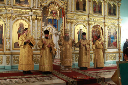 Всенощное бдение в Духосошественском кафедральном соборе Саратова