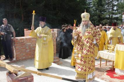 Божественная литургия и основание храма в р.п. Лысые горы