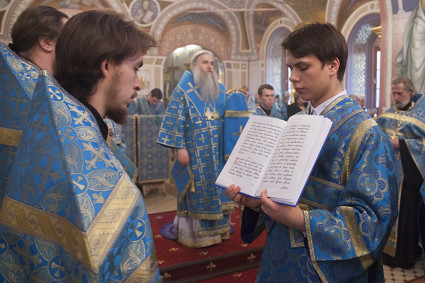 Утреня с чтением акафиста Пресвятой Богородице в Свято-Троицком кафедральном соборе Саратова