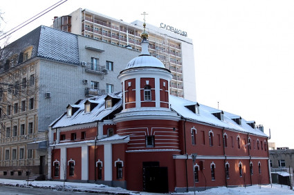 Божественная литургия в Крестовоздвиженском храме г. Саратова