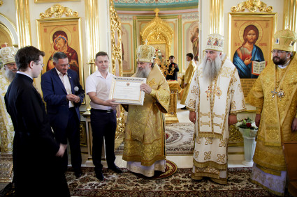 Божественная литургия в храме во имя святой великомученицы Параскевы Пятницы села Малиновка Аркадакского района