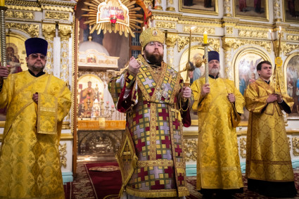 Митрополит Игнатий совершил всенощное бдение в храме Сошествия Святого Духа г. Саратова