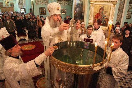 Божественная литургия и чин Великого освящения воды в Духосошественском кафедральном соборе г. Саратова