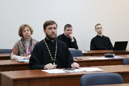 Состоялась секция «Просвещение и вызовы современной теологии»