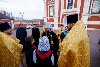 Митрополит Игнатий совершил детскую Литургию в Покровском соборе г. Саратова