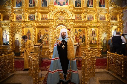 Митрополит Игнатий совершил Божественную литургию в Свято-Троицком кафедральном соборе г. Саратова