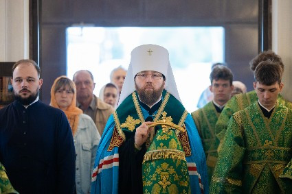 Митрополит Игнатий совершил всенощное бдение в храме преподобного Сергия Радонежского г. Саратова