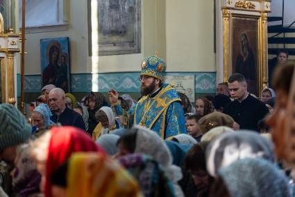Митрополит Игнатий совершил Божественную литургию в Казанском храме г. Петровска