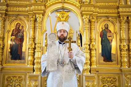 Митрополит Игнатий совершил Божественную литургию в храме в честь Казанской иконы Божией Матери г. Саратова